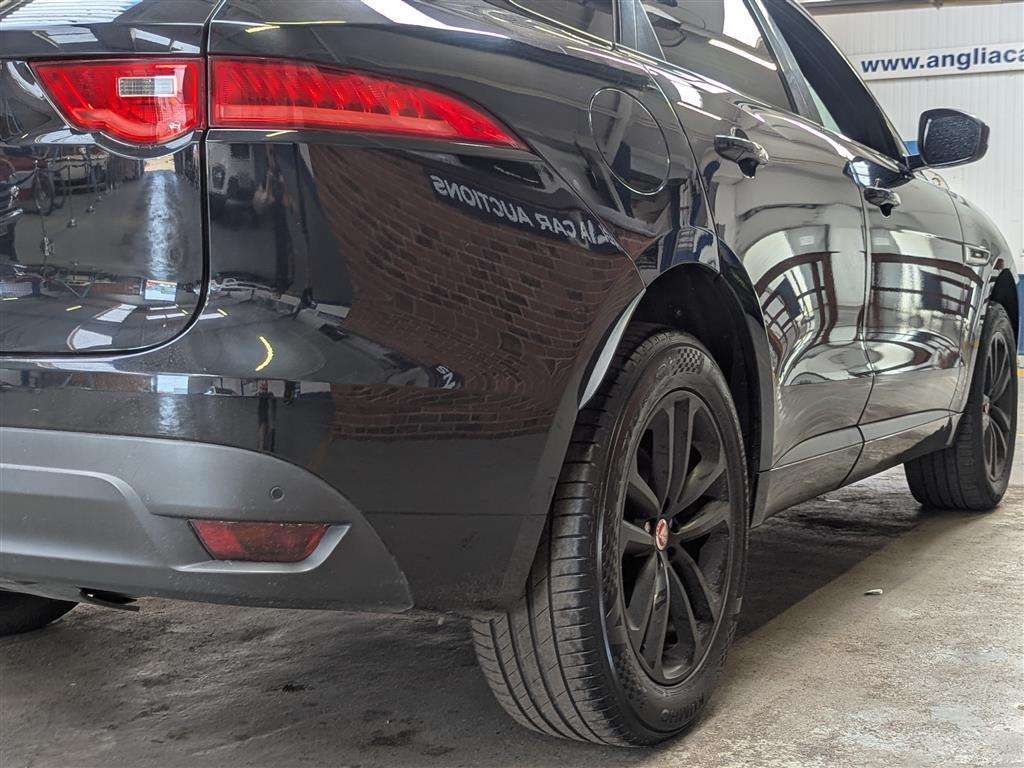 <p>2016 JAGUAR F-PACE R-SPORT AWD D AUTO</p>