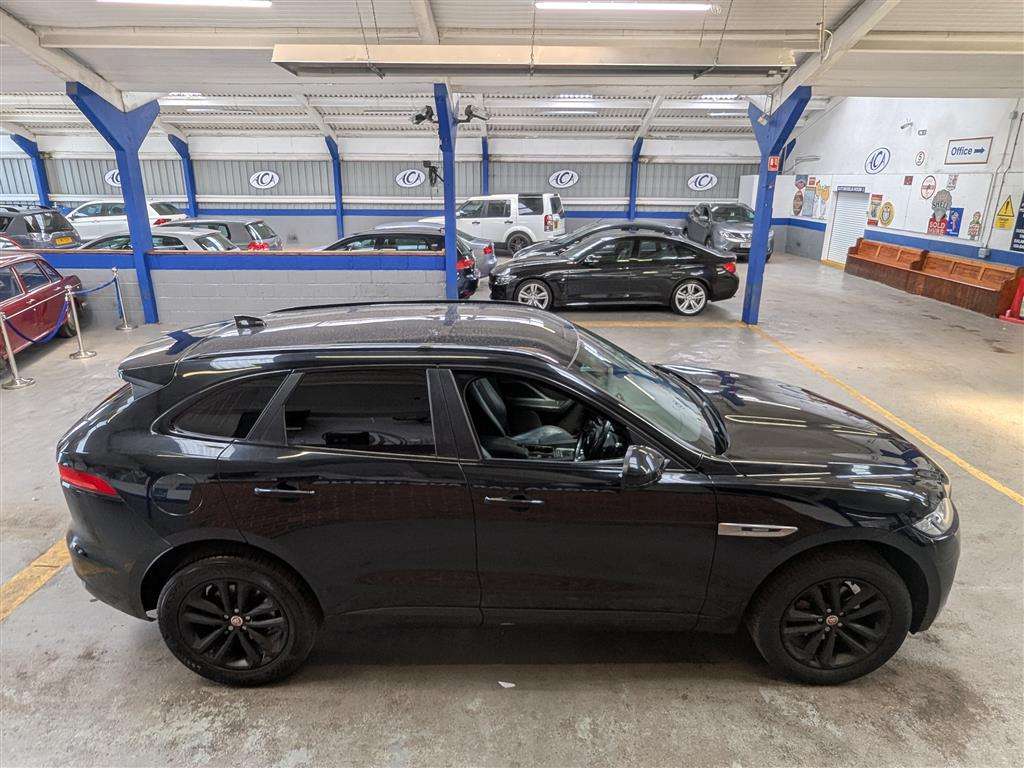 <p>2016 JAGUAR F-PACE R-SPORT AWD D AUTO</p>