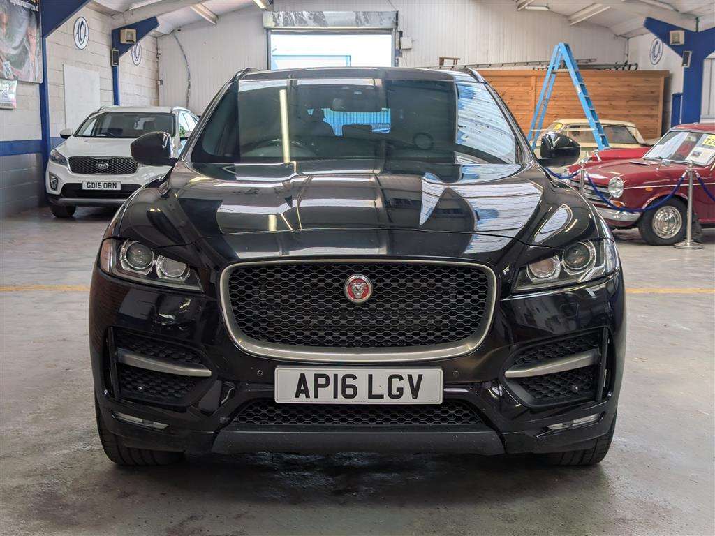 <p>2016 JAGUAR F-PACE R-SPORT AWD D AUTO</p>