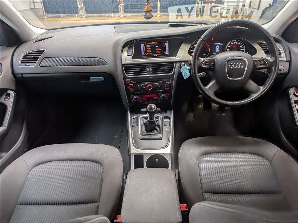 <p>2010 AUDI A4 AVANT SE TDI</p>