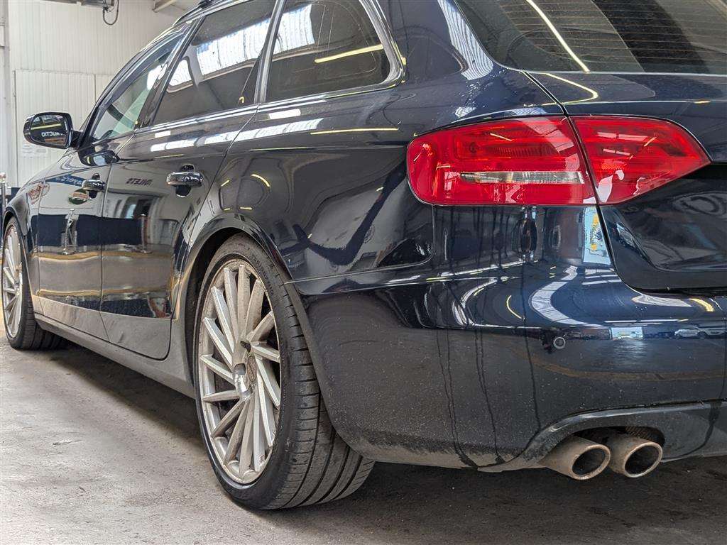 <p>2010 AUDI A4 AVANT SE TDI</p>