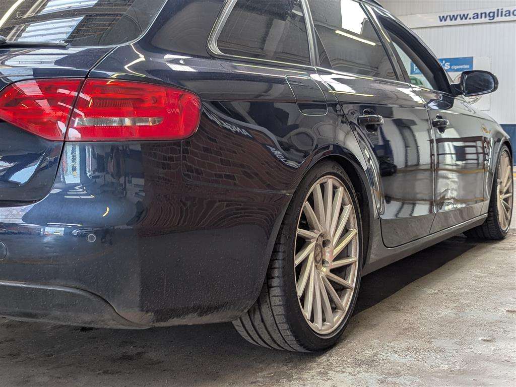 <p>2010 AUDI A4 AVANT SE TDI</p>