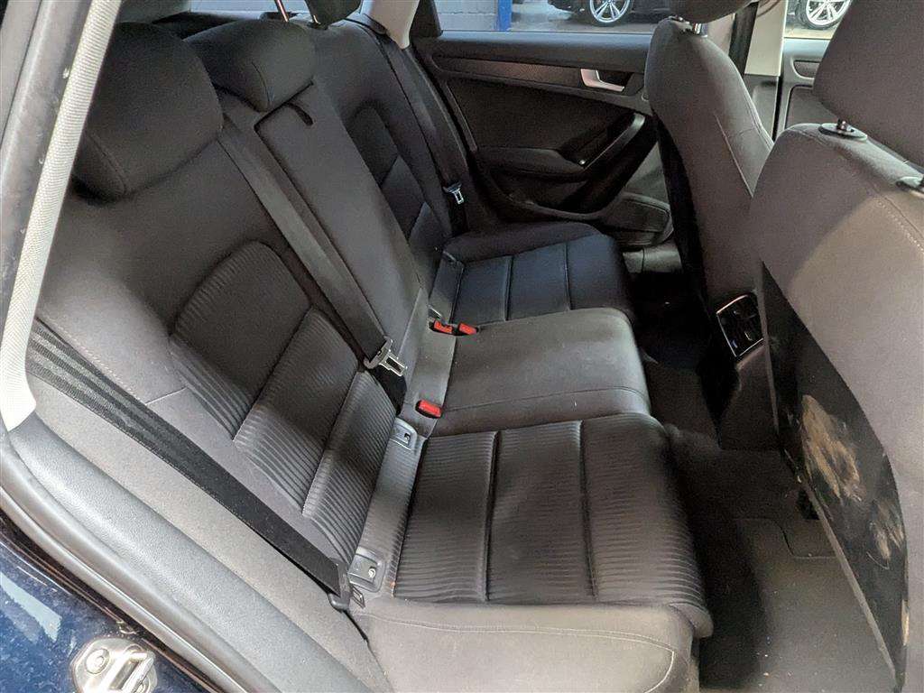 <p>2010 AUDI A4 AVANT SE TDI</p>