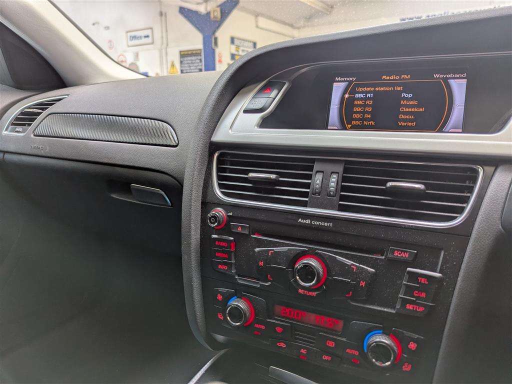 <p>2010 AUDI A4 AVANT SE TDI</p>