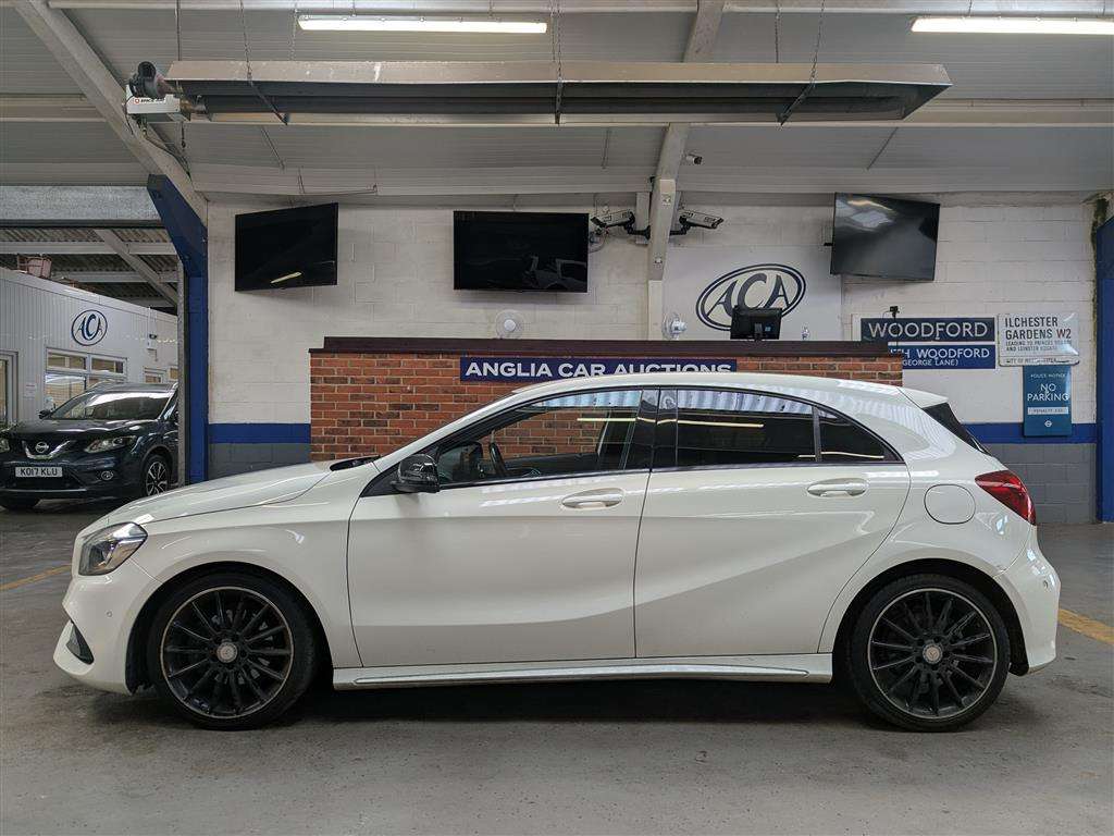 <p>2016 MERCEDES-BENZ A 200 D AMG LINE PREMIUM</p>