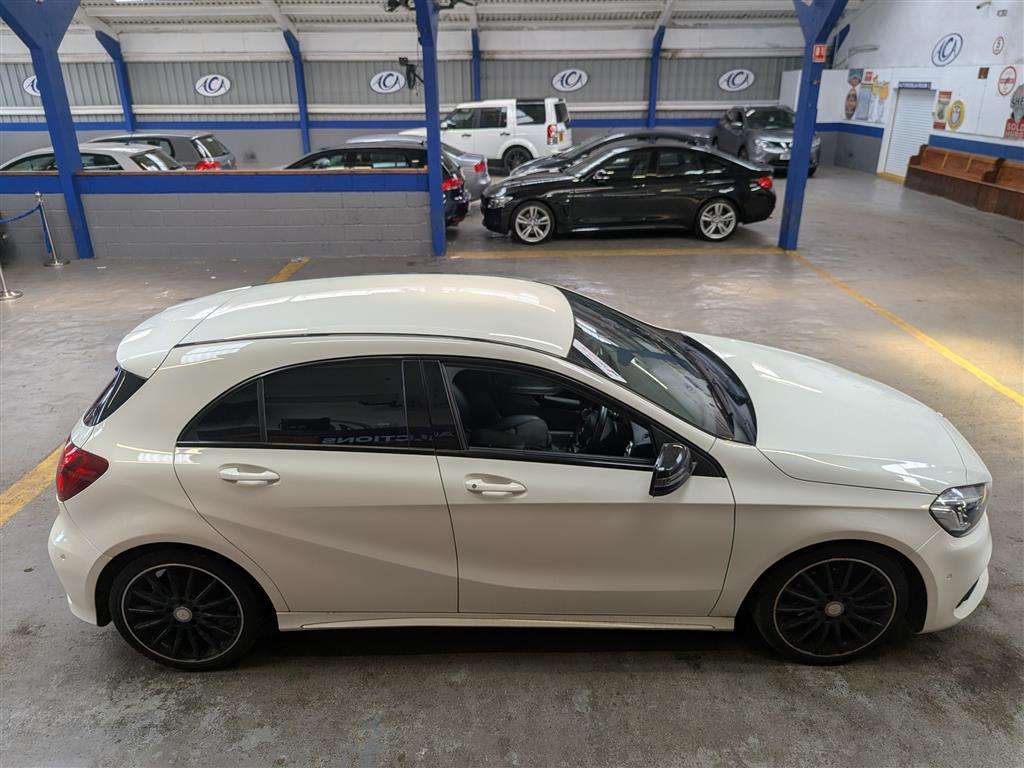 <p>2016 MERCEDES-BENZ A 200 D AMG LINE PREMIUM</p>