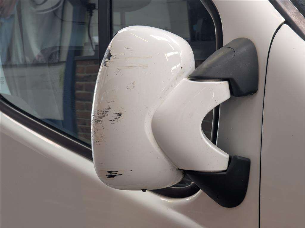 <p>2013 VAUXHALL VIVARO 2900 SPORTIVE CDTI</p>