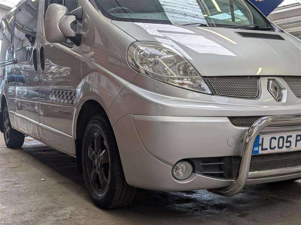 <p>2013 RENAULT TRAFIC LL29 SPORT DCI</p>