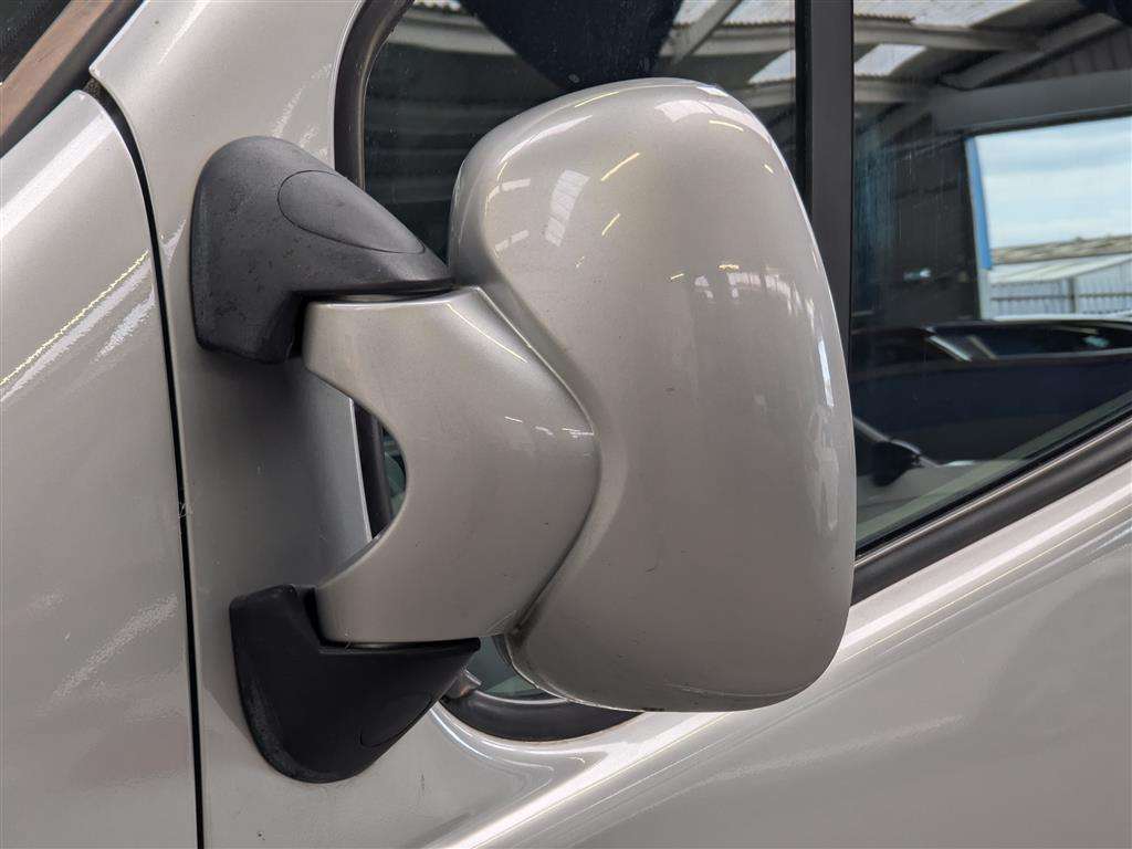 <p>2013 RENAULT TRAFIC LL29 SPORT DCI</p>