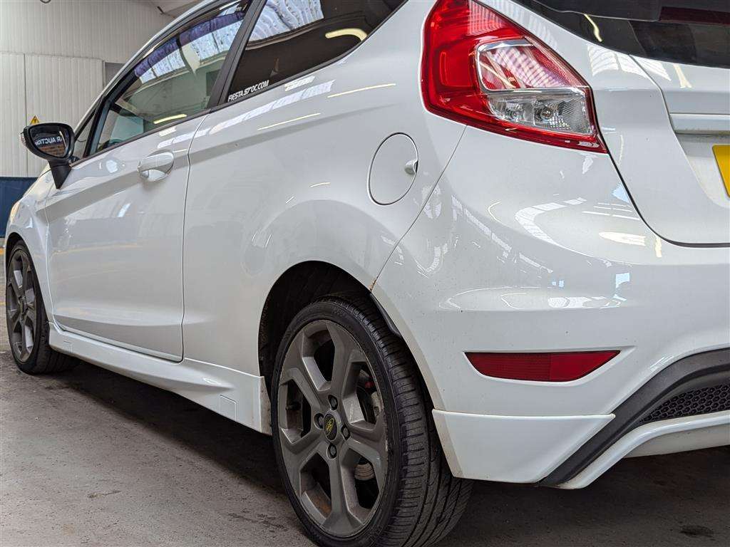 <p>2014 FORD FIESTA ST-2 TURBO</p>