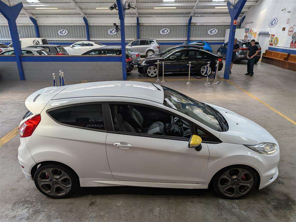 <p>2014 FORD FIESTA ST-2 TURBO</p>
