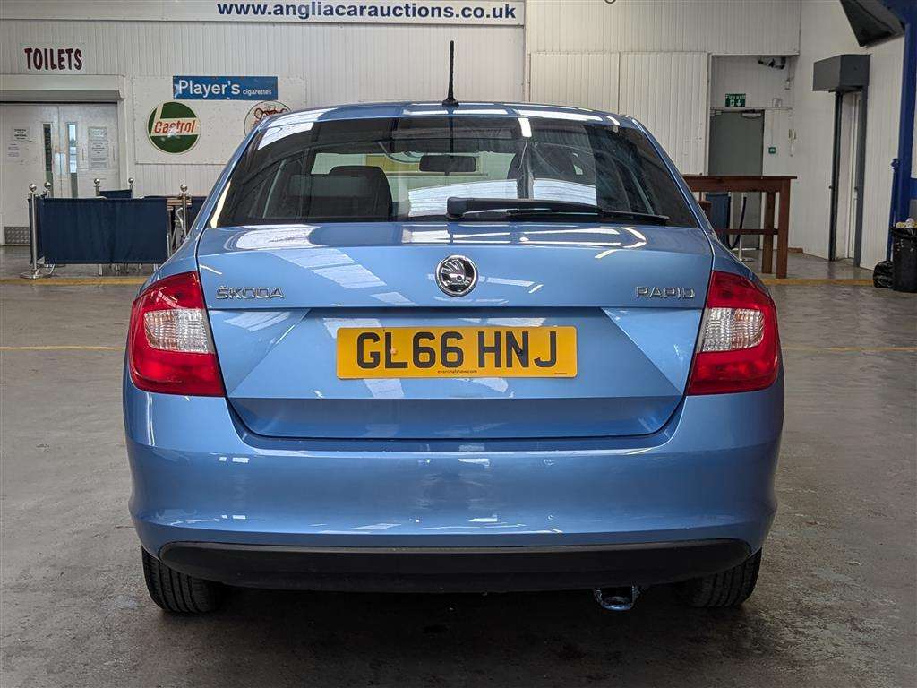 <p>2016 SKODA RAPID SE TDI</p>