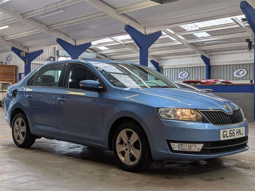 <p>2016 SKODA RAPID SE TDI</p>