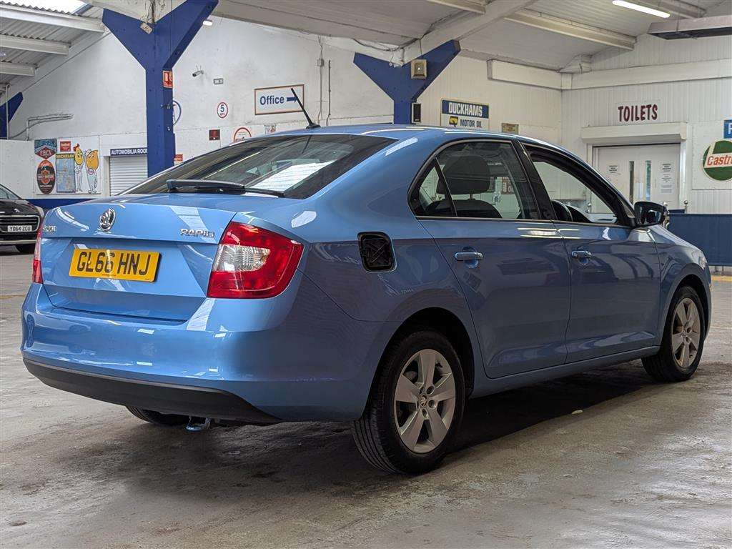 <p>2016 SKODA RAPID SE TDI</p>
