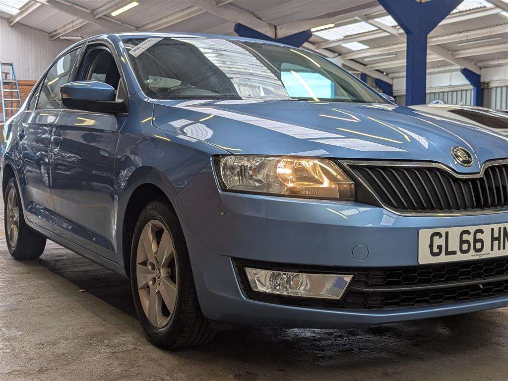 <p>2016 SKODA RAPID SE TDI</p>