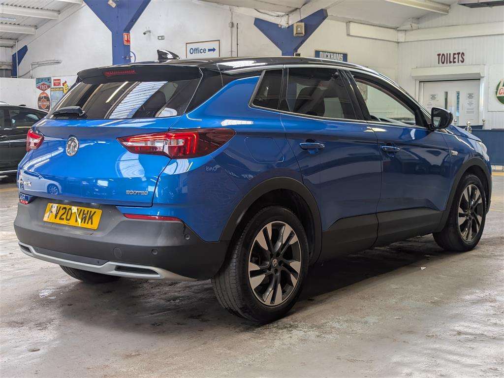 <p>2020 VAUXHALL GRANDLAND X SRI NAV TURBO</p>