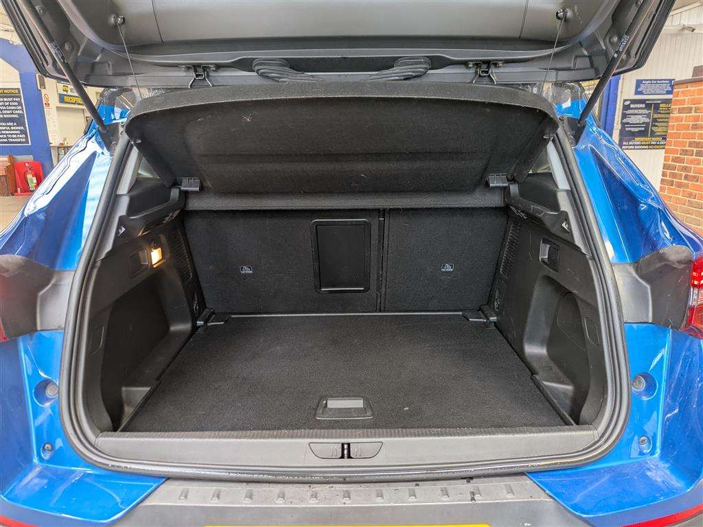 <p>2020 VAUXHALL GRANDLAND X SRI NAV TURBO</p>