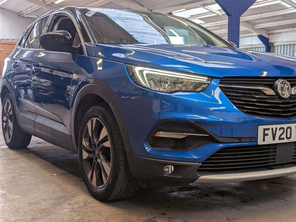 <p>2020 VAUXHALL GRANDLAND X SRI NAV TURBO</p>