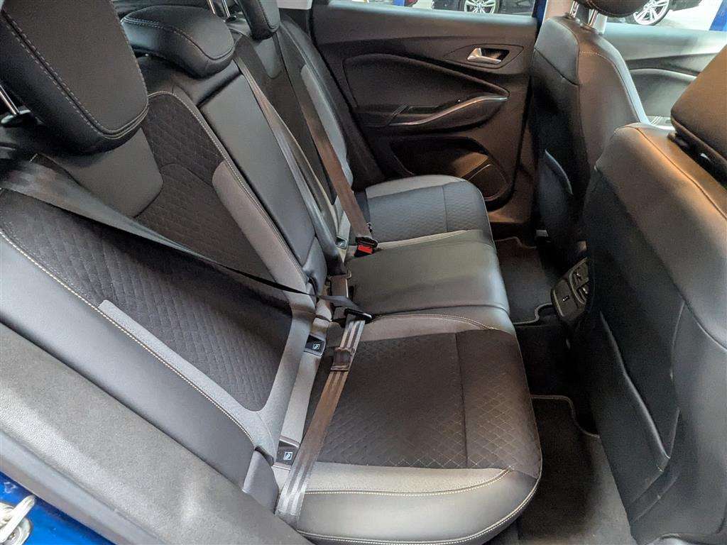 <p>2020 VAUXHALL GRANDLAND X SRI NAV TURBO</p>