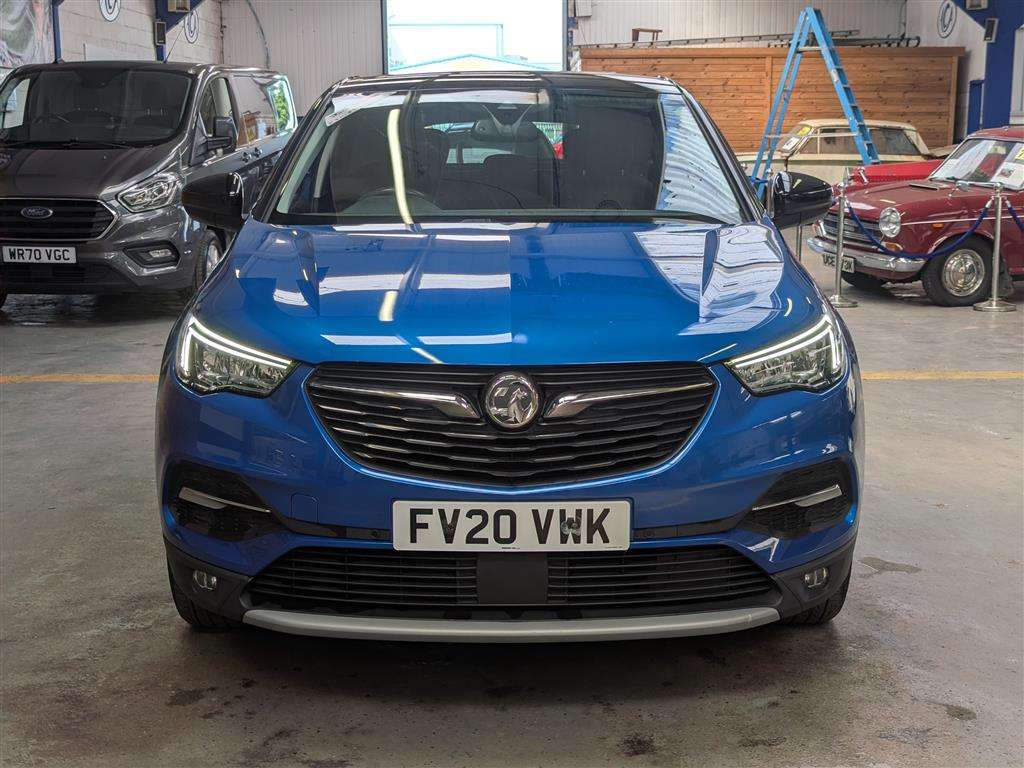 <p>2020 VAUXHALL GRANDLAND X SRI NAV TURBO</p>