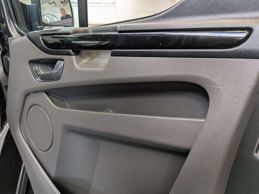 <p>2020 FORD TRANSIT CUSTOM 300LIMITD **SOLD</p>