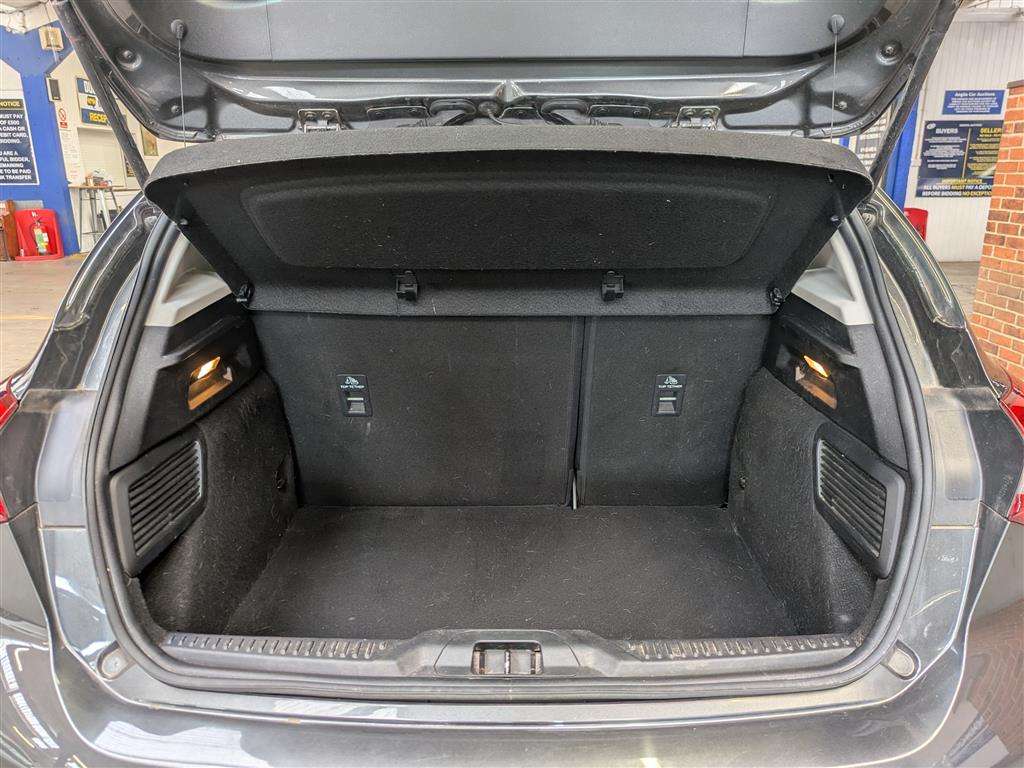 <p>2018 FORD FOCUS ZETEC</p>