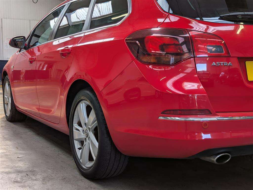 <p>2014 VAUXHALL ASTRA SRI CDTI AUTO</p>