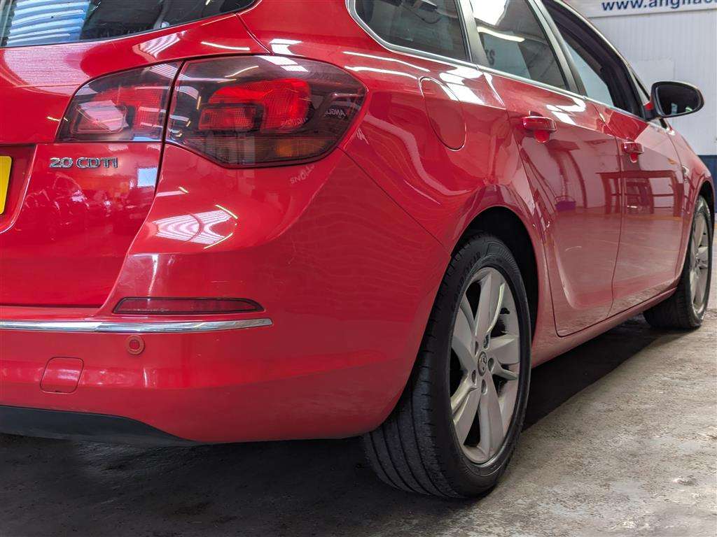 <p>2014 VAUXHALL ASTRA SRI CDTI AUTO</p>