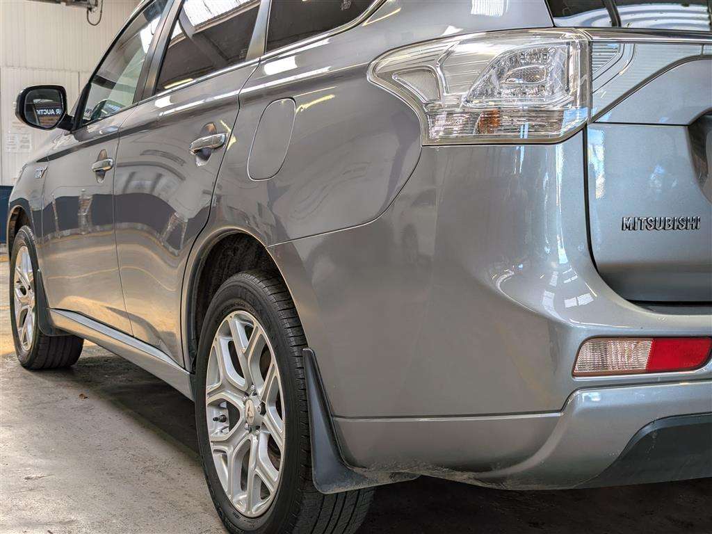<p>2015 MITSUBISHI OUTLANDER GX4H PHEV 4WORK</p>