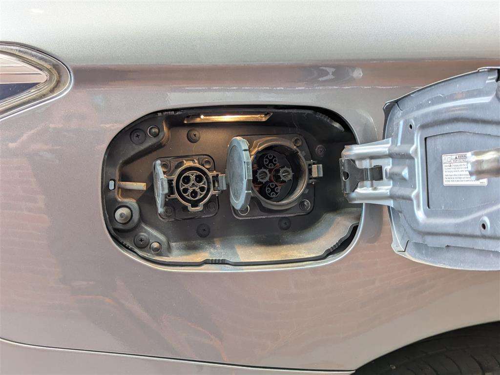 <p>2015 MITSUBISHI OUTLANDER GX4H PHEV 4WORK</p>