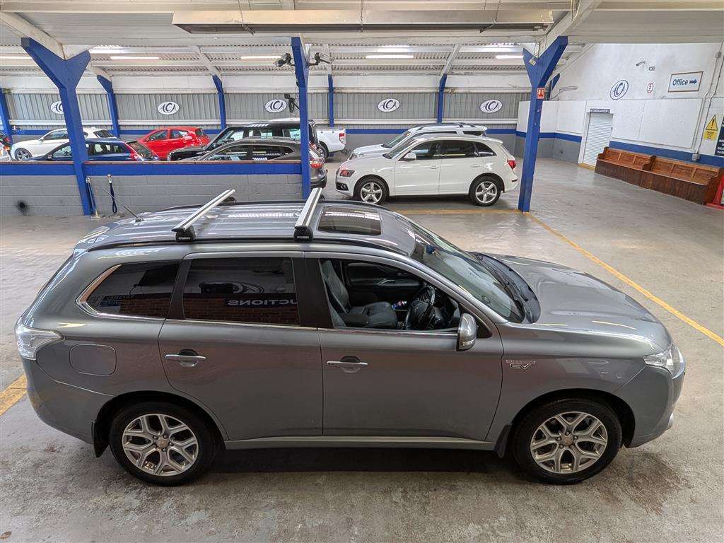 <p>2015 MITSUBISHI OUTLANDER GX4H PHEV 4WORK</p>