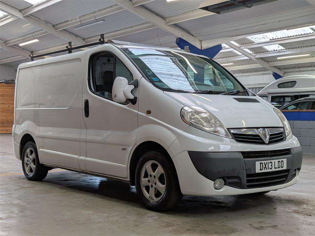 <p>2013 VAUXHALL VIVARO 2700 SPORTIVE CDTI</p>