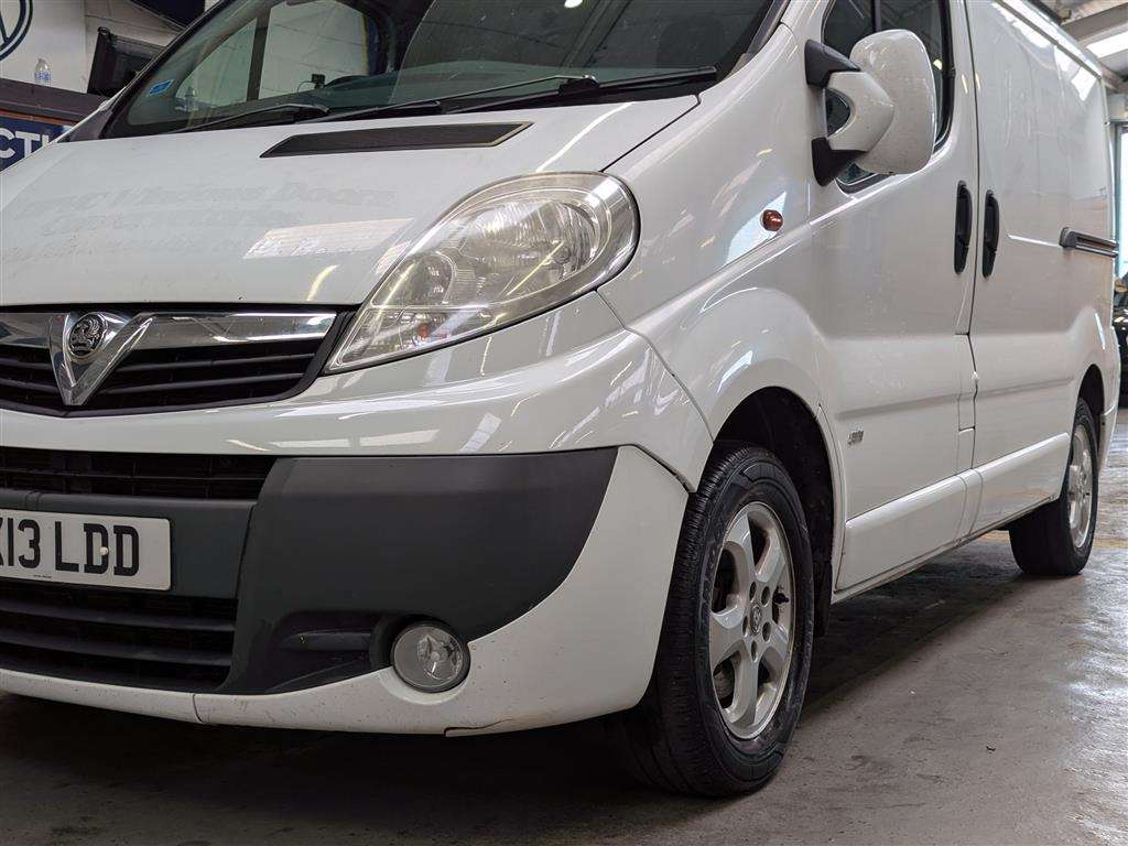 <p>2013 VAUXHALL VIVARO 2700 SPORTIVE CDTI</p>