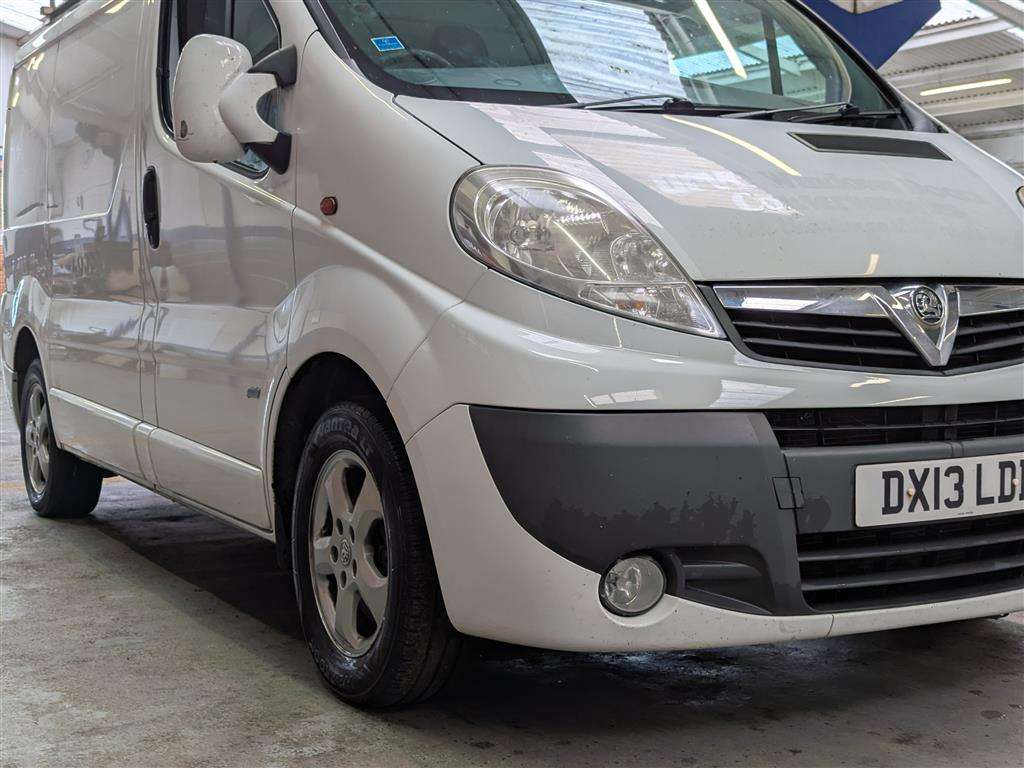<p>2013 VAUXHALL VIVARO 2700 SPORTIVE CDTI</p>