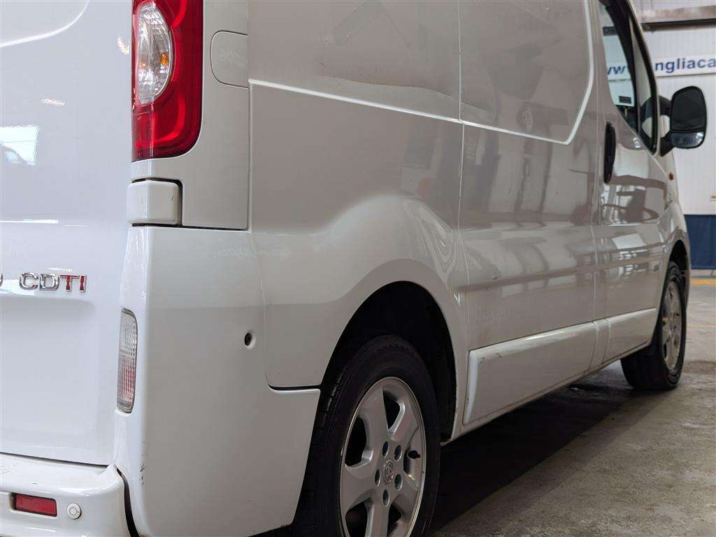 <p>2013 VAUXHALL VIVARO 2700 SPORTIVE CDTI</p>