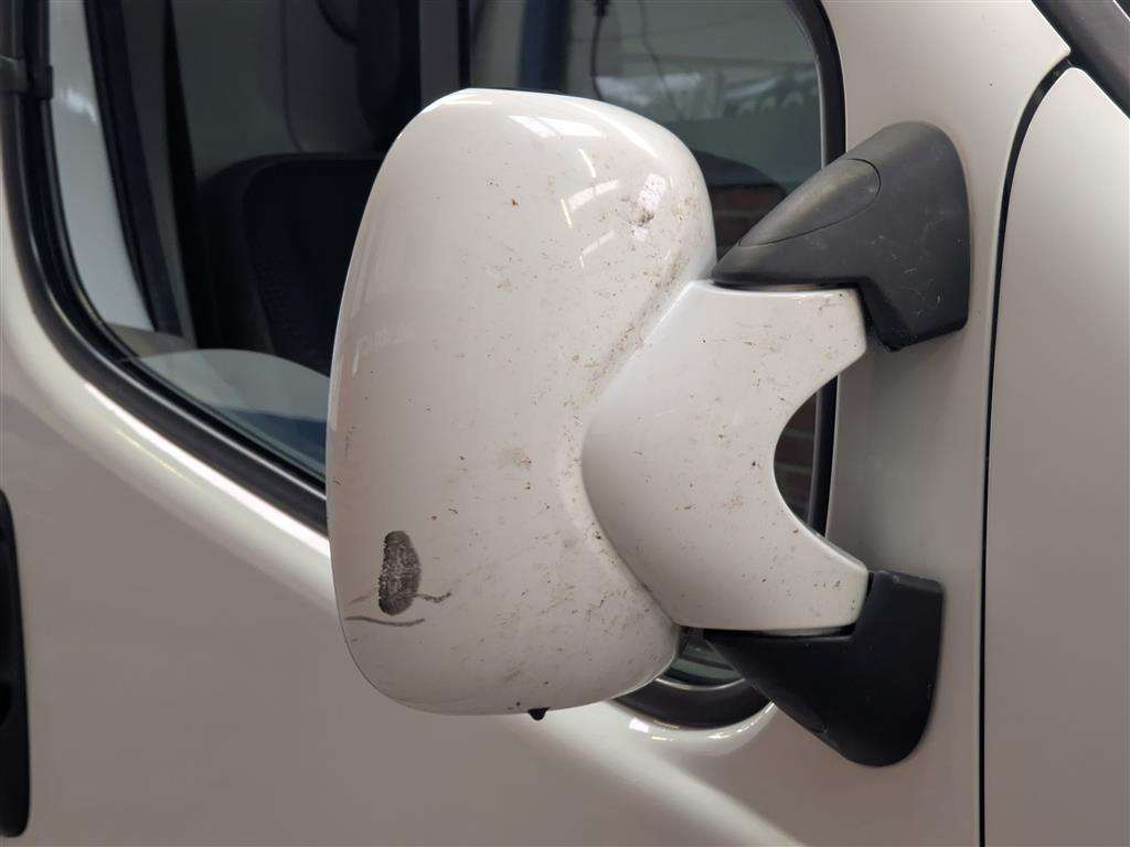 <p>2013 VAUXHALL VIVARO 2700 SPORTIVE CDTI</p>