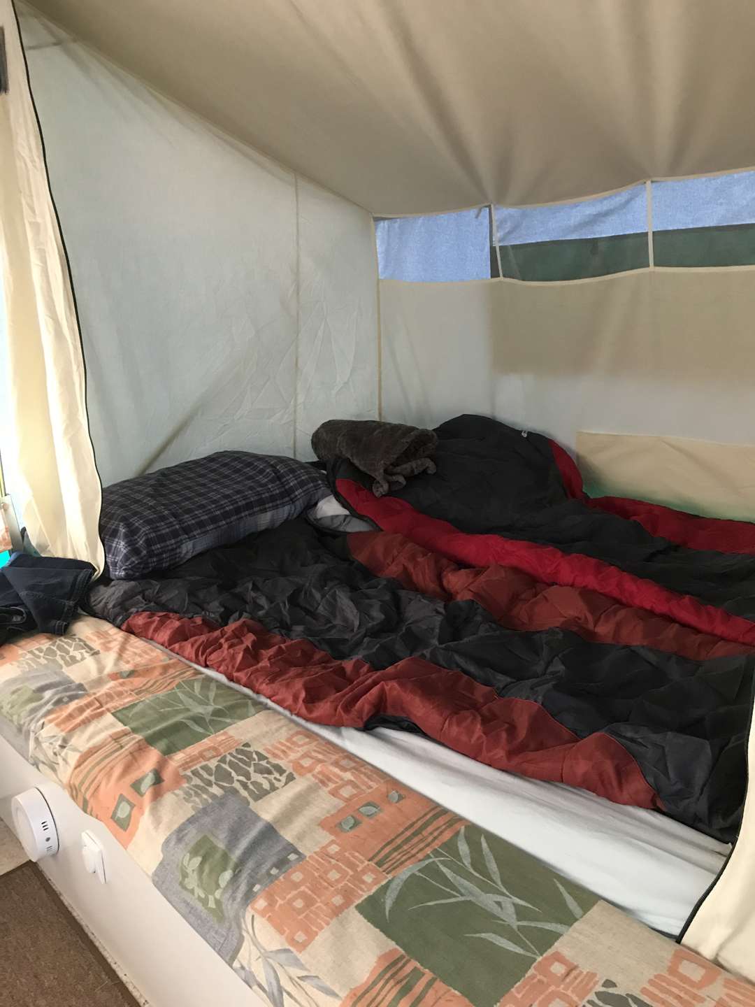 <p>Cabanon Venus Trailer Tent</p>
