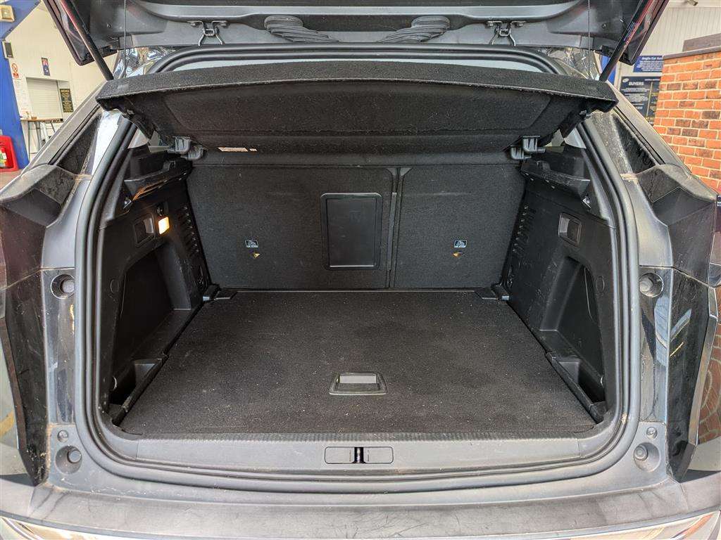 <p>2018 PEUGEOT 3008 ALLURE S/S</p>