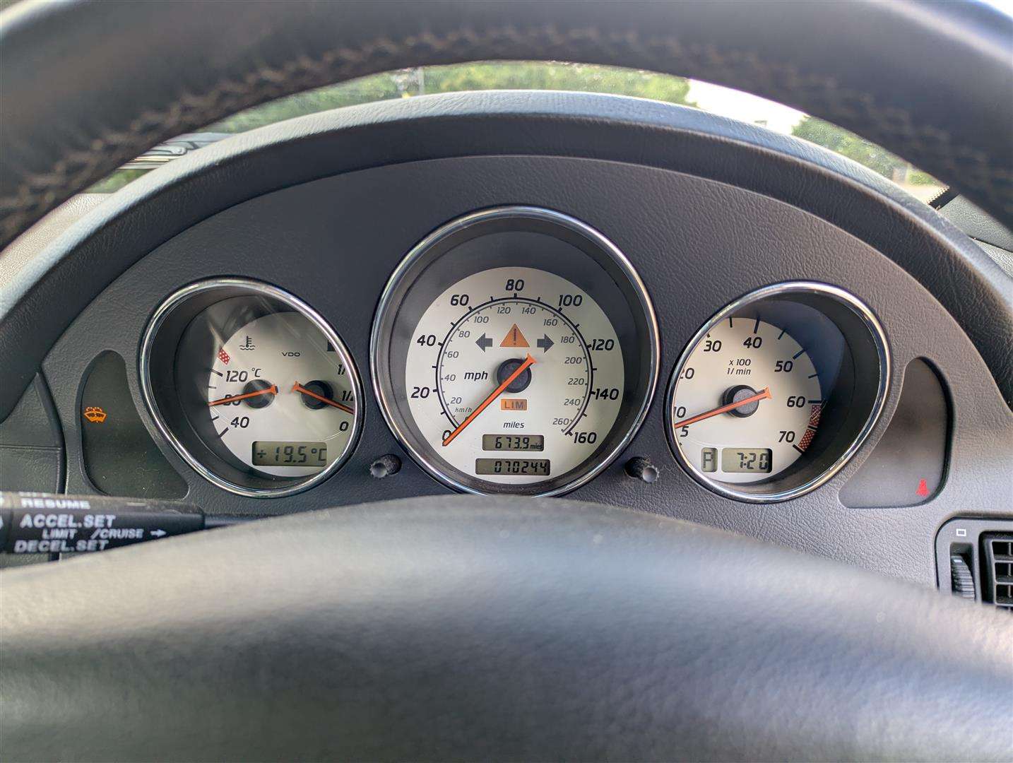 <p>2002 MERCEDES SLK 320 AUTO</p>