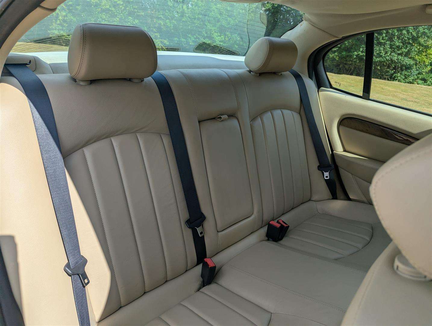 <p>2004 JAGUAR X-TYPE V6 SE AUTO</p>