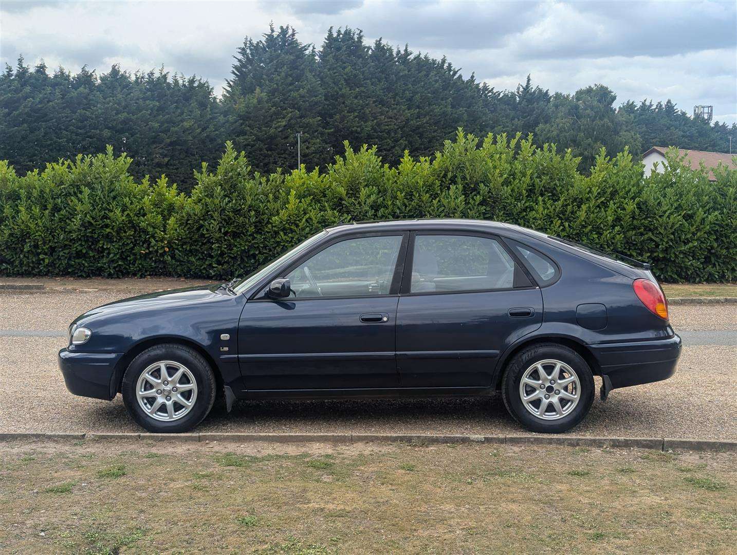 <p>2000 TOYOTA COROLLA VVTI GLS</p>