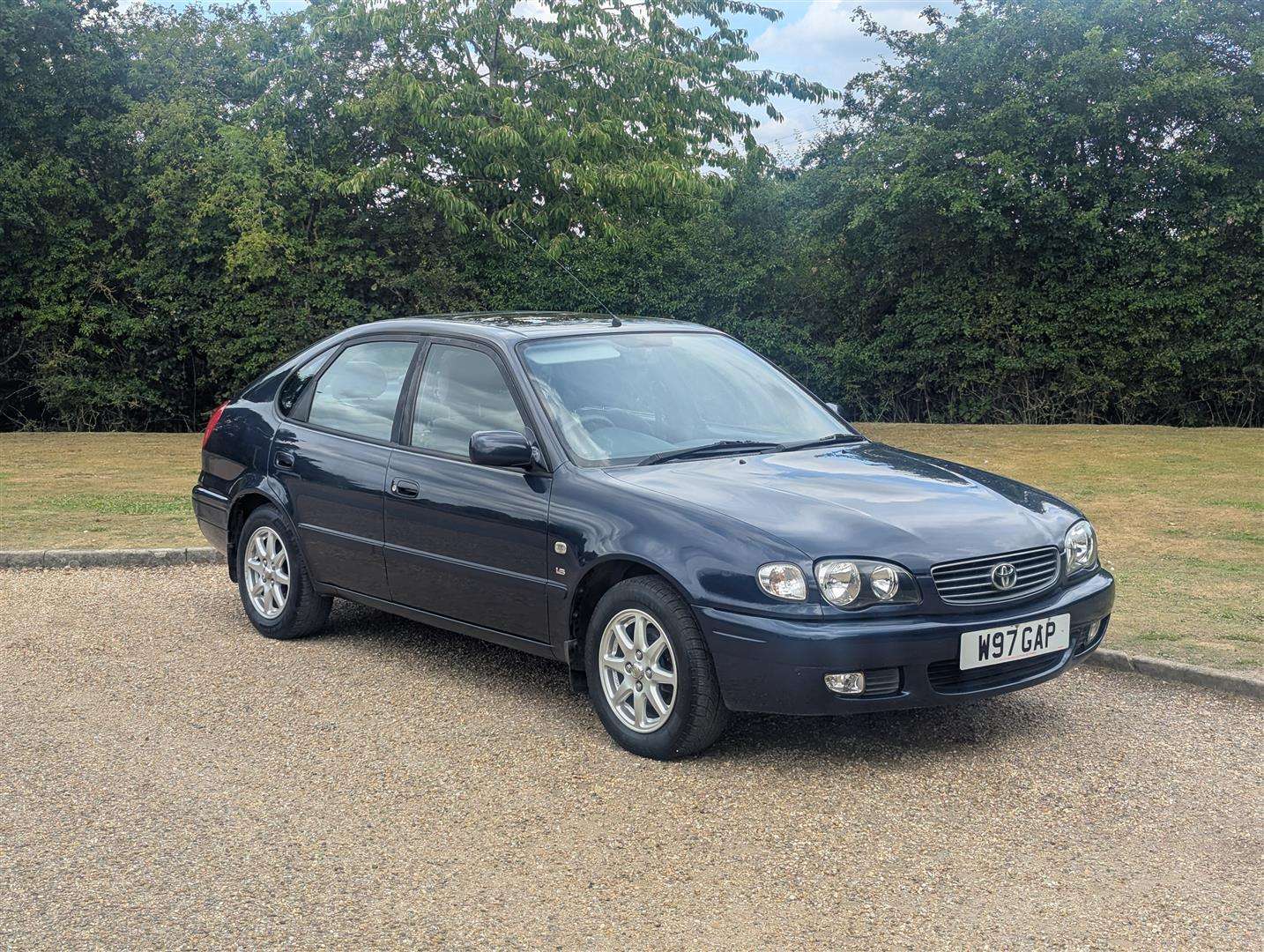 <p>2000 TOYOTA COROLLA VVTI GLS</p>
