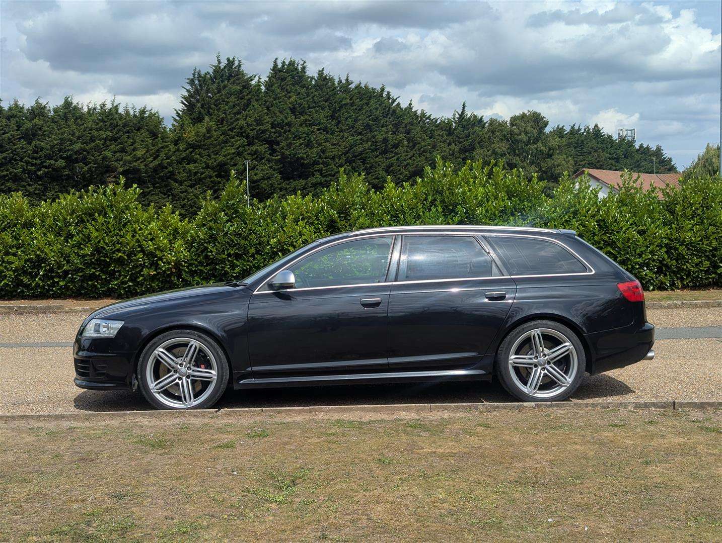 <p>2008 AUDI RS 6</p>