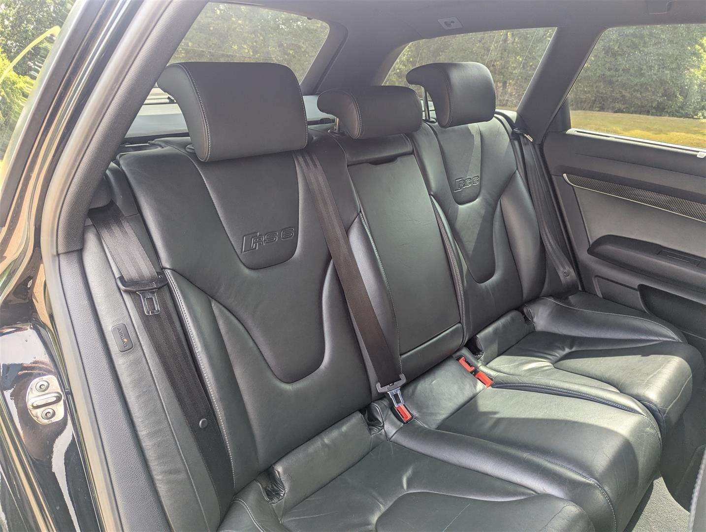 <p>2008 AUDI RS 6</p>