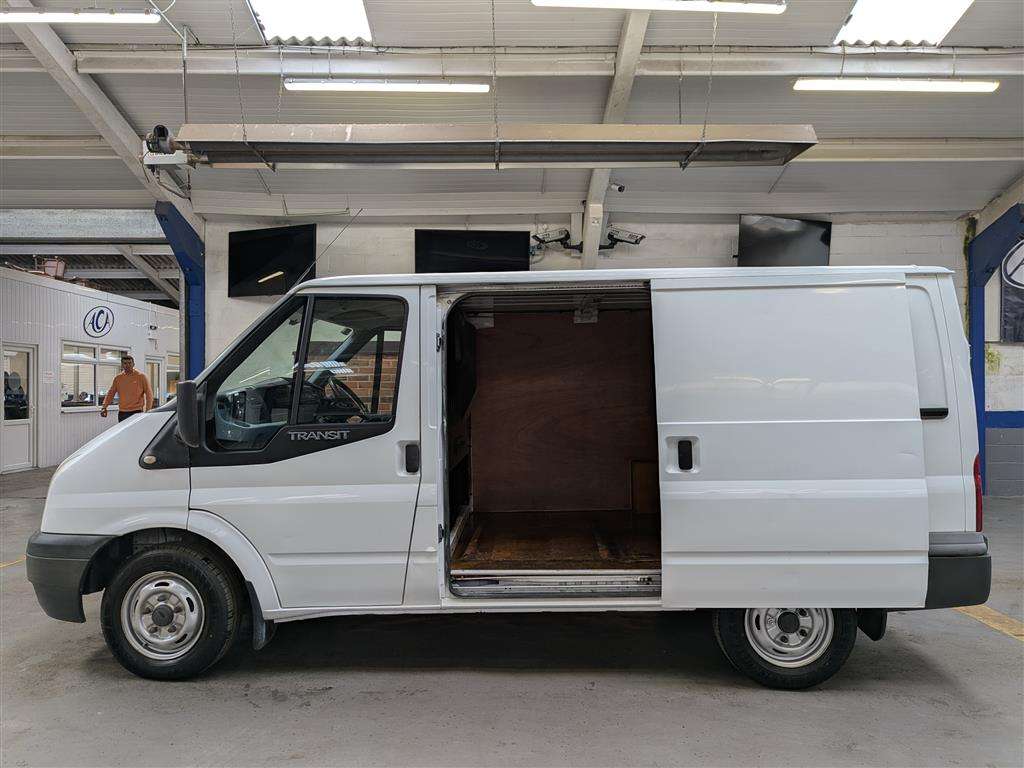 <p>2013 FORD TRANSIT 100 T260 FWD</p>