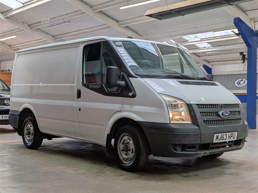 <p>2013 FORD TRANSIT 100 T260 FWD</p>