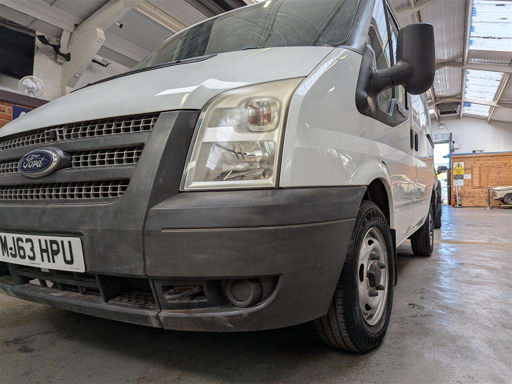 <p>2013 FORD TRANSIT 100 T260 FWD</p>