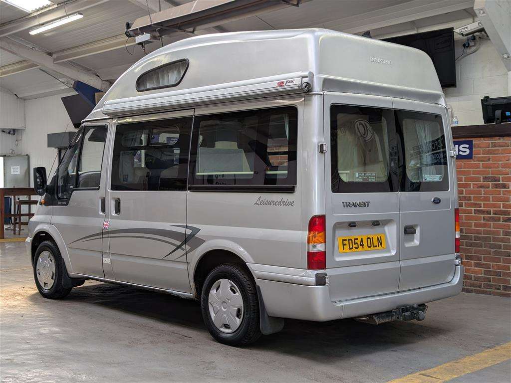 <p>2005 FORD TRANSIT 260 SWB</p>