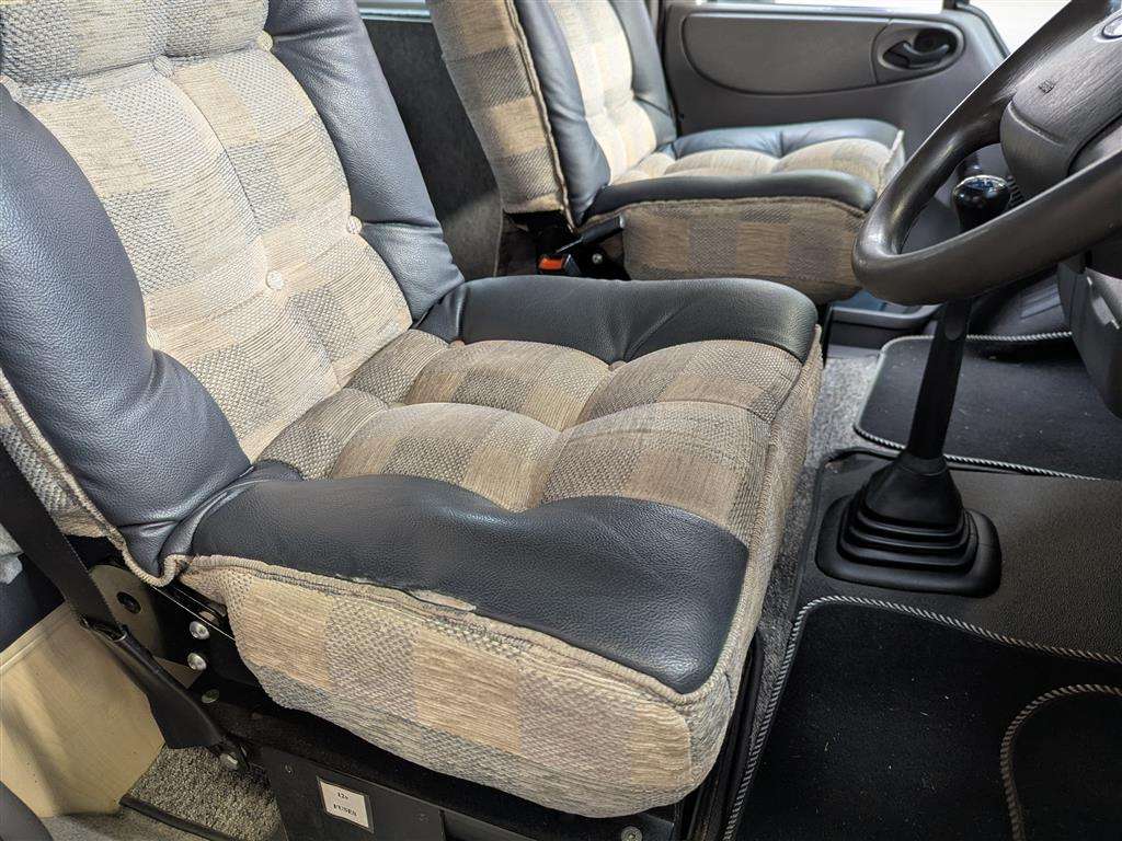 <p>2005 FORD TRANSIT 260 SWB</p>