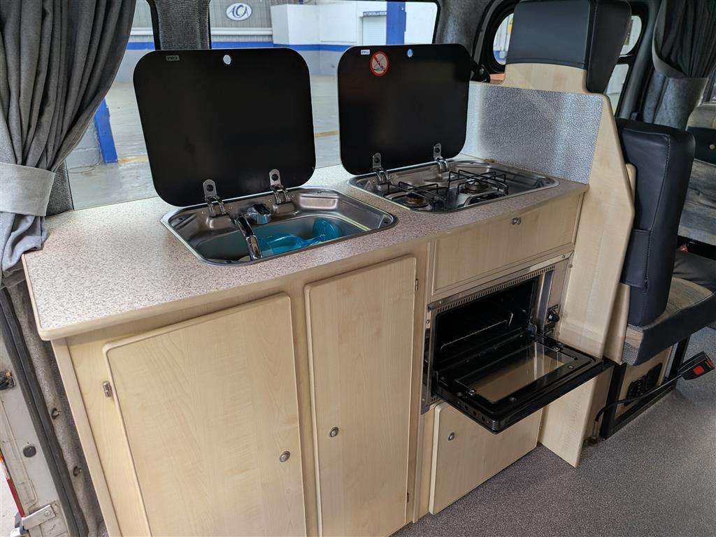 <p>2005 FORD TRANSIT 260 SWB</p>